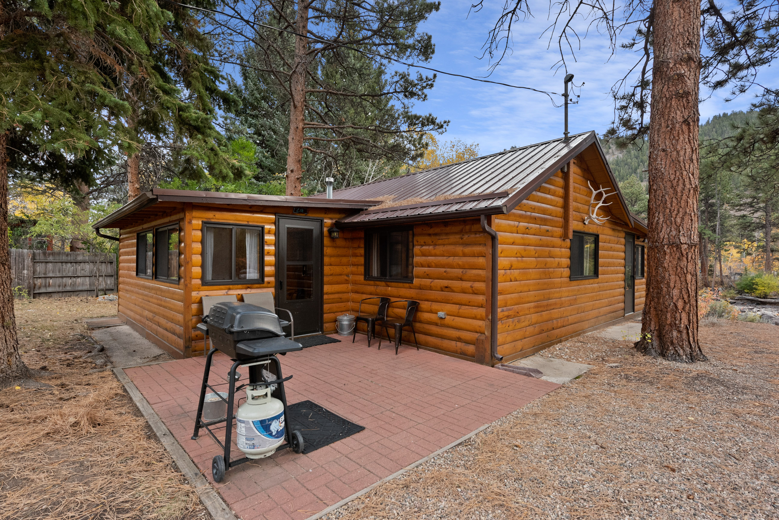 Absaraka Cabins and Outfitting — fishing photo 3